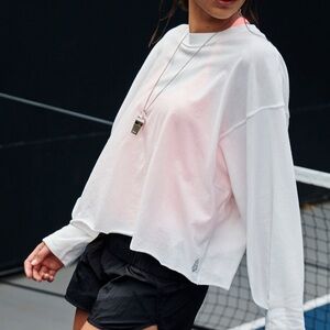 FP MOVEMENT FREE PEOPLE INSPIRE LAYER White Long Sleeve Top Medium EUC